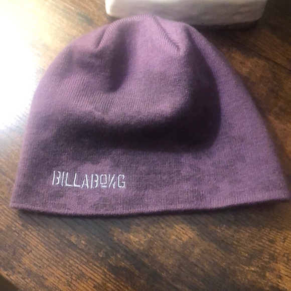 COPY - NWOT Billabong beanie - Picture 1 of 3